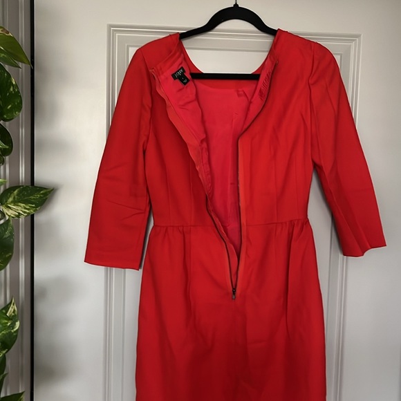 Jcrew red dress, knee length ( I am 5 ft 8”), size 8, good condition. - Picture 4 of 5